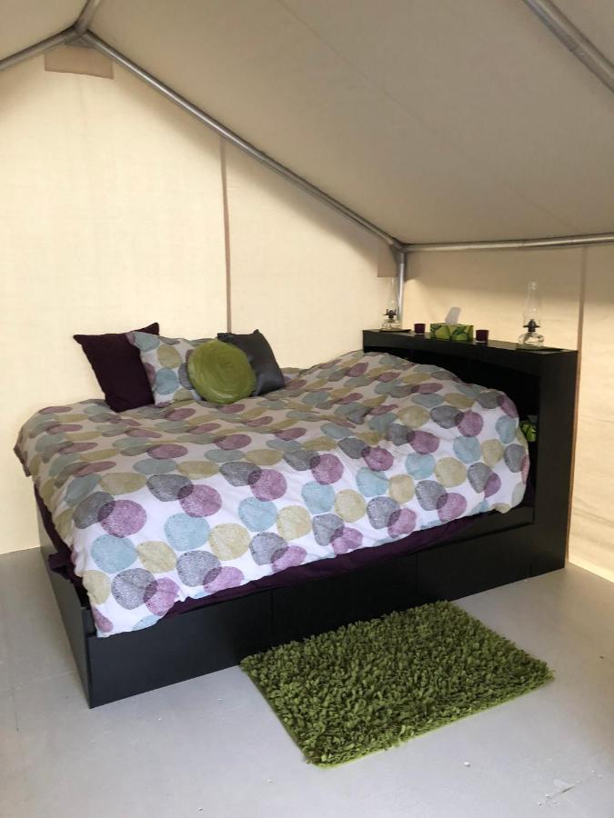Vines And Puppies Glamping Hideaway Hotel Jade City Екстериор снимка